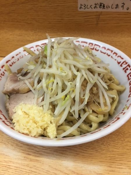 「小750円　冷まし100円（現金）　ニンニク・アブラ」@ラーメン二郎 環七新新代田店の写真