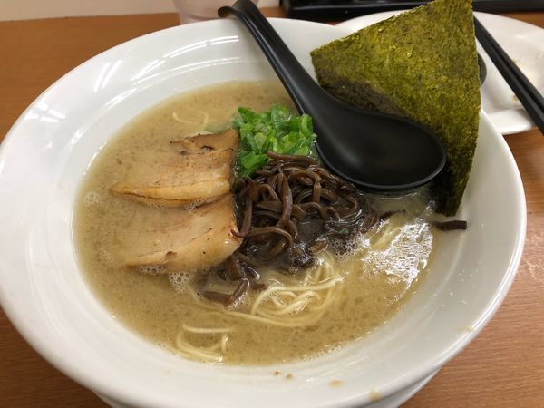 「白豚骨ラーメン」@博多らーめん 一心堂の写真