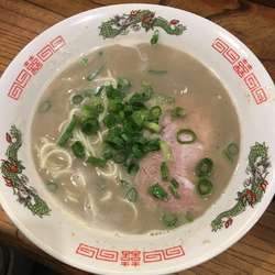 とんこつラーメン+どとんこつ+ストロング+豚そば(写真)