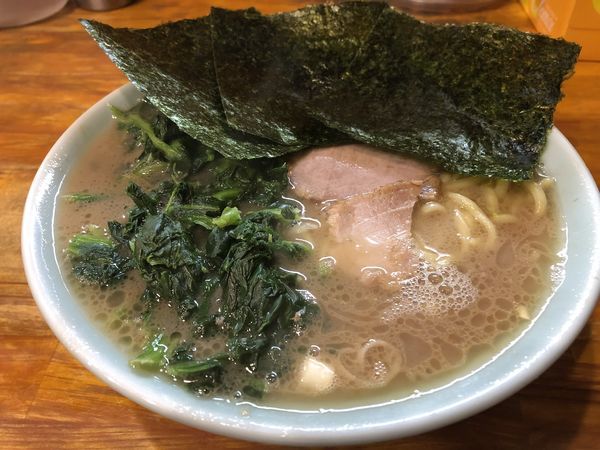 「ラーメン＋ほうれん草多め」@洞くつ家の写真