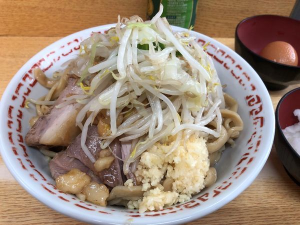 「小ラーメン＋冷まし＋卵＋タマネギ」@ラーメン二郎 環七新新代田店の写真