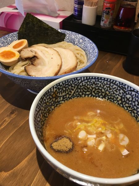 「特製濃厚魚介つけ麺 中盛」@豚骨一燈 本郷店の写真