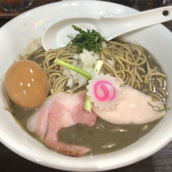 「味玉濃密中華そば」@中華そば いづるの写真