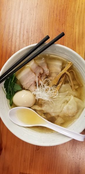 「特性塩ラーメン（大盛）」@純手打ち 麺と未来の写真