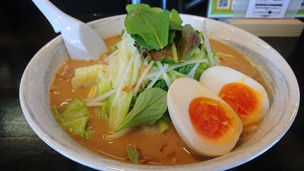 「旨辛ラーメン➕玉子」@KENJUキッチンの写真