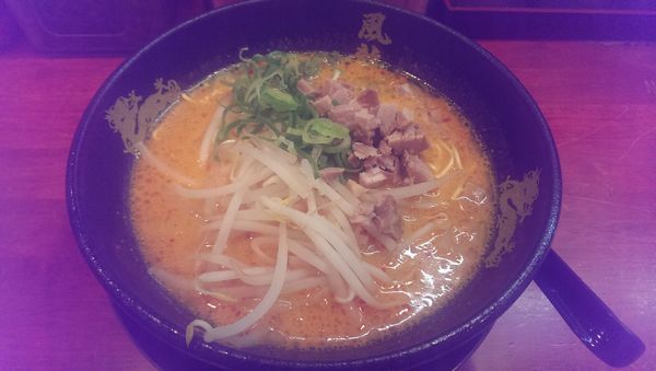 「辛味噌豚骨ラーメン、替え玉Ｗ」@とんこつラーメン 博多風龍 渋谷店の写真