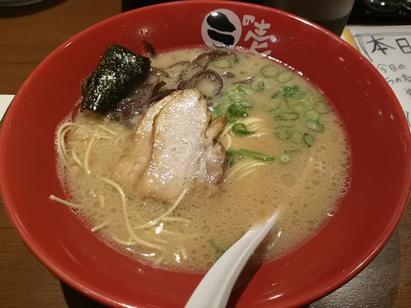 「とんこつもとあじ　：ばりかた」@麺場居酒屋 ラの壱 金山駅店の写真