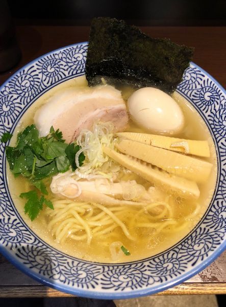 「淡麗しおそば(味玉)」@麺屋 樹真の写真