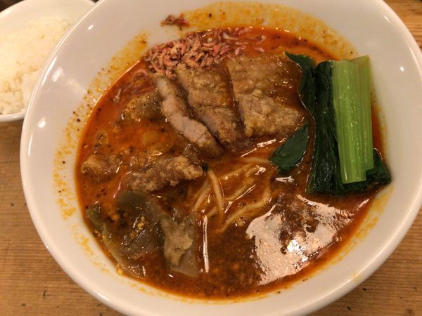 「排骨担々麺(中辛)＋ライス(無料)」@担々麺 ほおずきの写真