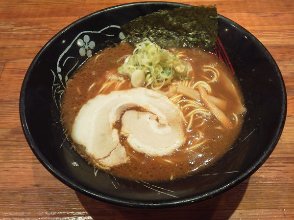 「豚骨醤油ラーメン 780円」@金澤濃厚豚骨ラーメン 神仙 品達品川店の写真