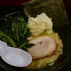塩とんこつ大(ほうれん草TP)