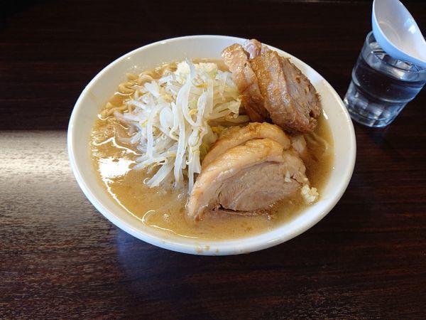 「豚増しラーメン」@ピコピコポンの写真