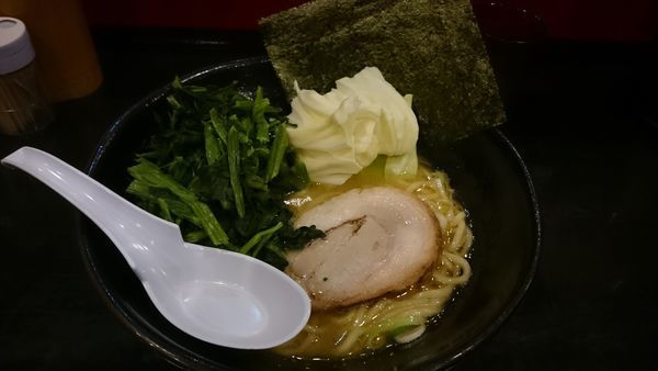 「塩とんこつ大(ほうれん草TP)」@らあめん 万咲の写真