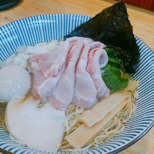 「特製煮干しそば 白醤油」@寿製麺よしかわ 坂戸店の写真