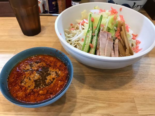 「【季節限定】冷やし辛つけそば」@中華そば専門 とんちぼの写真
