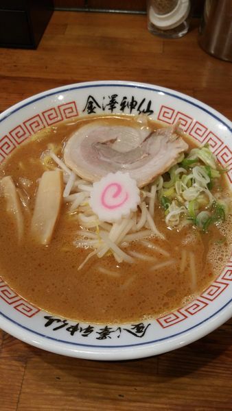 「豚骨味噌らーめん」@金澤濃厚豚骨ラーメン 神仙 品達品川店の写真
