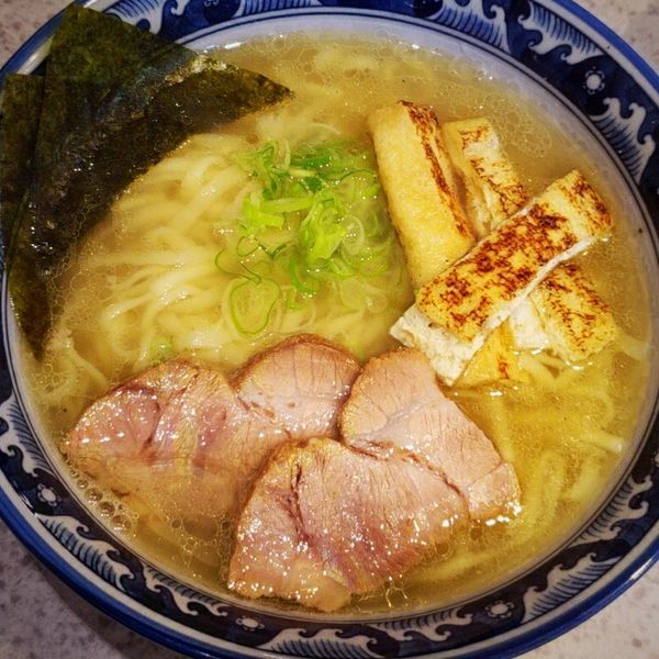 「塩ラーメン ６９０円＋おん玉＋ミニライス」@五輪書の写真