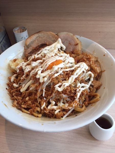 「汁なし700円（400ｇ）ニン・アブ・揚げネギ・マヨ・ゴマ油」@麺屋 味方の写真