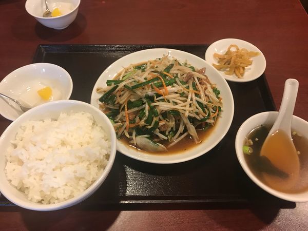 「ニラレバ炒め 680円」@品珍酒家の写真