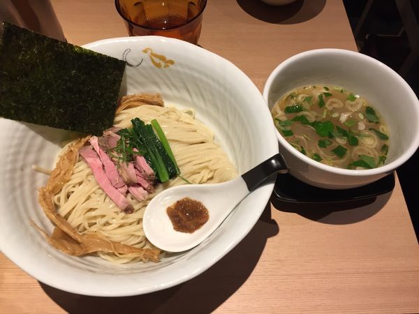 「蛤の塩細つけそば」@SOBAHOUSE 金色不如帰 新宿御苑本店の写真