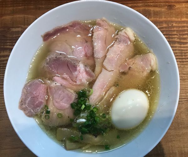 「塩全部のせ」@町田汁場 しおらーめん 進化の写真