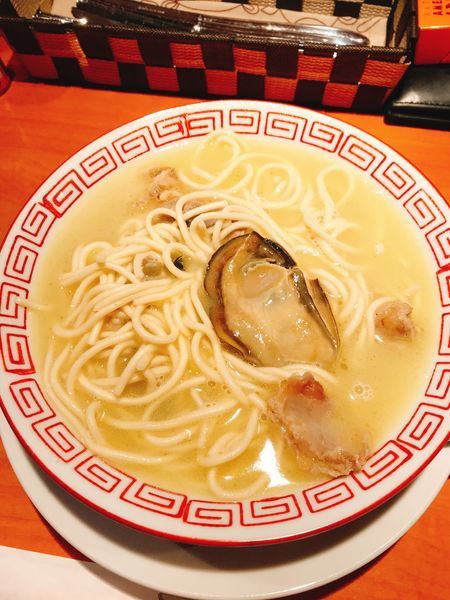 「牡蠣出汁ラーメン&黒毛和牛100%ハンバーグ2000円」@食堂酒場 Graciaの写真
