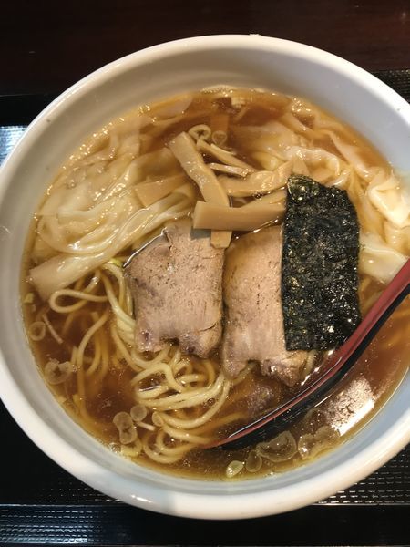 「ワンタンメン（中）」@中華蕎麦 金魚の写真