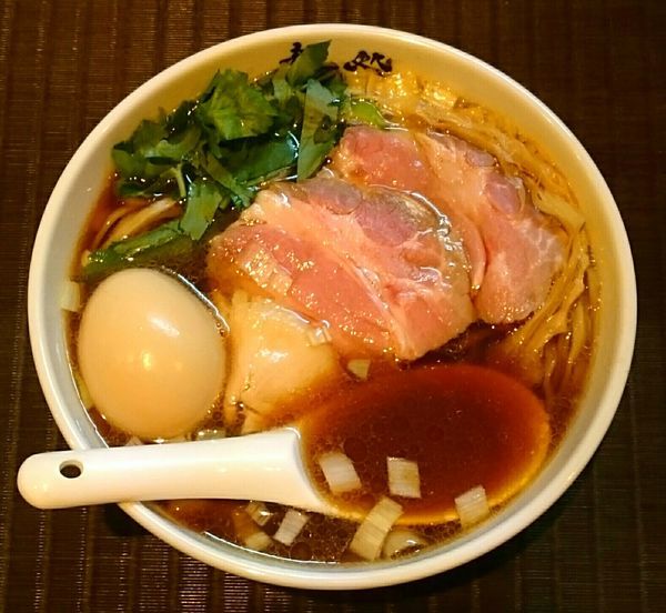 「醤油ラーメン 味玉 餃子」@麺処 以心の写真