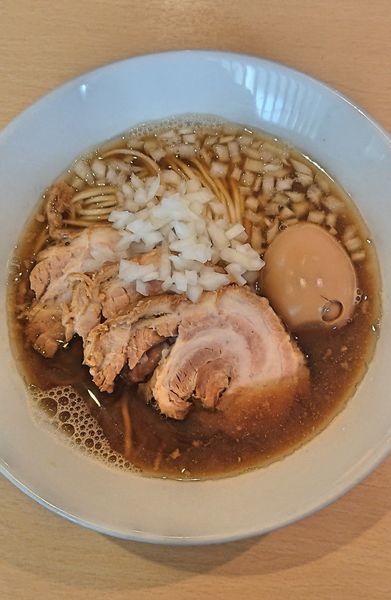 「煮干しらーめん(醤油)&チャーシュー&味玉」@らーめん芝浜の写真