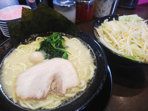 「塩ラーメン680円＋もやキャベ100円」@町田商店 入間店の写真