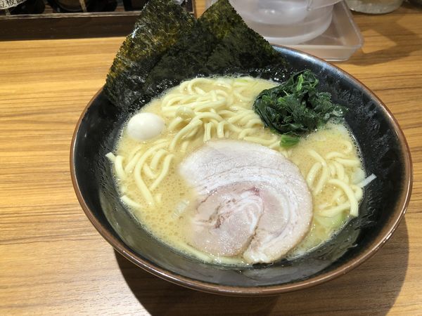 「ラーメン」@横浜家系ラーメン 壱角家 メトロ西葛西店の写真