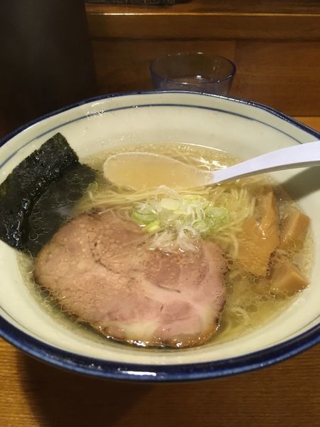 「塩らーめんと焼餃子（630円+300円）」@上州地鶏ラーメン 翔鶴の写真