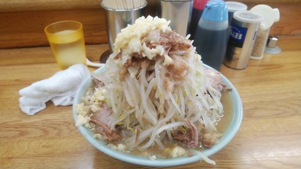 「ラーメン豚まし　ヤサイニンニクアブラ」@ラーメン そらの写真