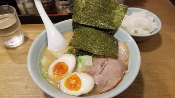 「特ラーメン」@豚骨醤油らーめん 浅草隊の写真