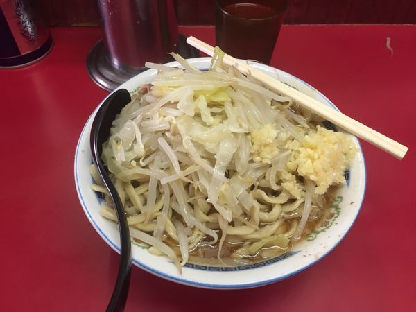 「小ラーメン　野菜+ニンニク　500円」@ラーメン二郎 目黒店の写真