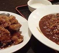 「ジャージャー麺のサービスランチ780円+ 黒酢古老肉」@中国酒家 十年 町田店の写真