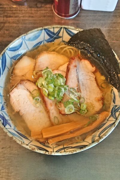「焦がしにぼし 塩 & チャーシュー」@燵家製麺の写真