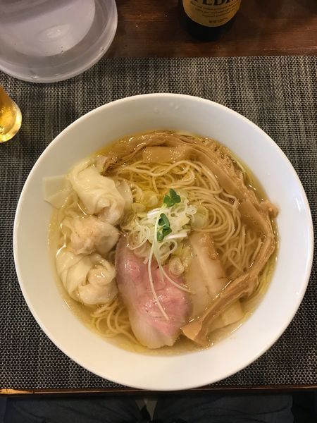 「海老ワンタン入り塩らぁ麺 930円」@らぁ麺 やまぐち 辣式の写真