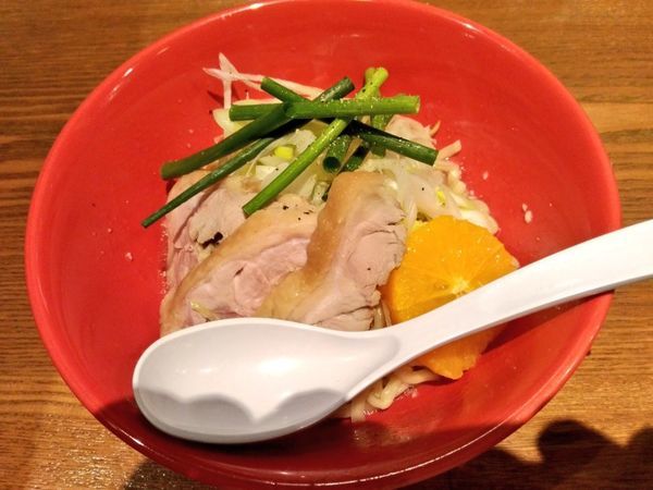 「ゲリラ限定 鴨とオレンジの塩まぜそば」@ストライプ ヌードルズの写真