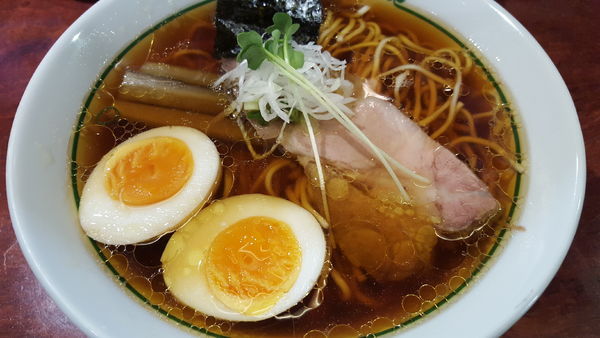 「醤油らあめん+煮玉子」@らあめんCloverの写真