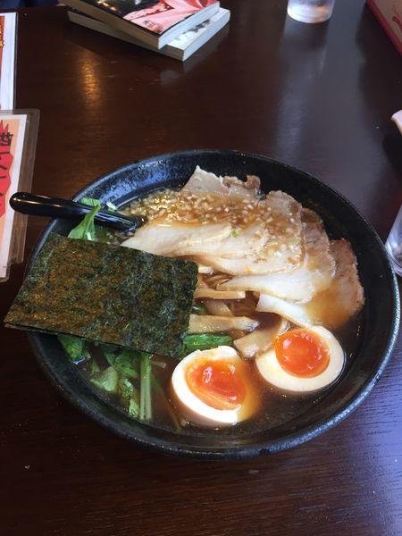 「醤油ラーメンチャーシュートッピング」@ラーメンとんとん 津幡店の写真