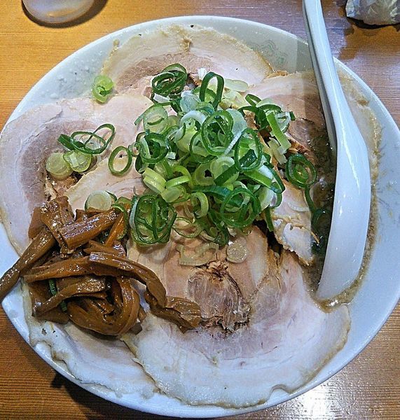 「醤油チャーシュー 1010円」@旨みこってりらーめん 鐵 TETSU 千葉分店の写真