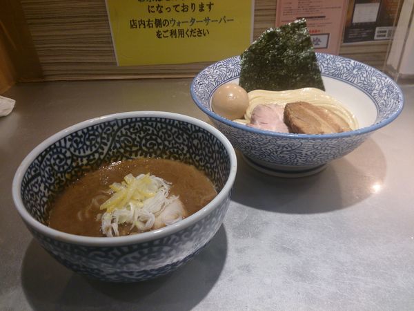 「特製濃厚魚介つけめん」@豚骨一燈の写真