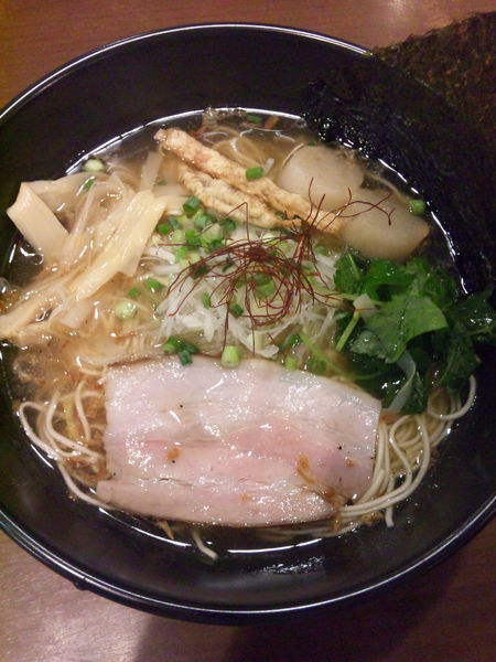 「淡麗あっさり塩ラーメン390円（猛暑日サービス）」@平九郎R 草加店の写真