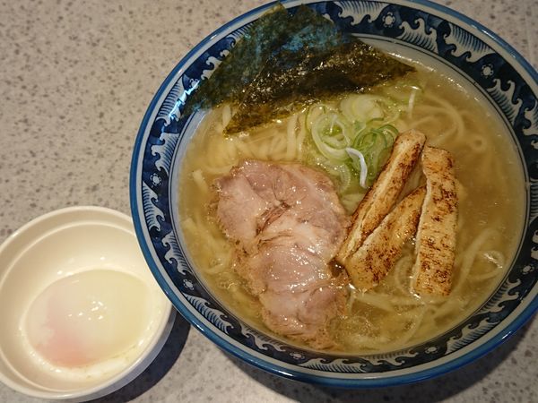 「塩ラーメン＋温玉」@五輪書の写真