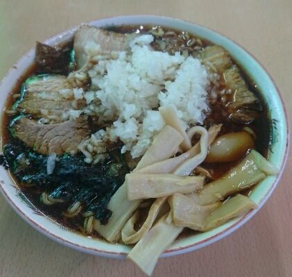 「ラーメン+やくみ」@梅乃家の写真