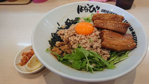 「トロ肉鶏塩台湾まぜそば@1170円」@麺屋 はなび 弥富店の写真