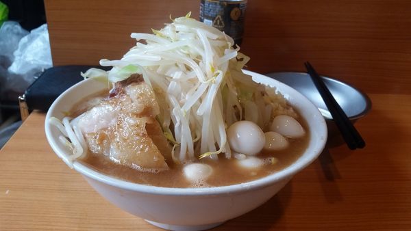 「小ラーメン、うずら、生卵」@ラーメン二郎 八王子野猿街道店2の写真