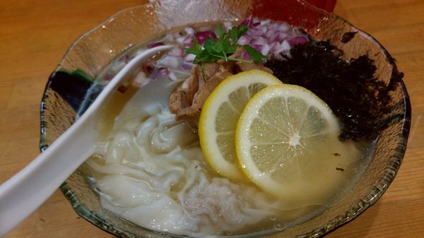 「ゲゲゲ焼鯵煮干しの冷SIOワンタ麺850円」@中華そば ムタヒロ 大阪福島店の写真