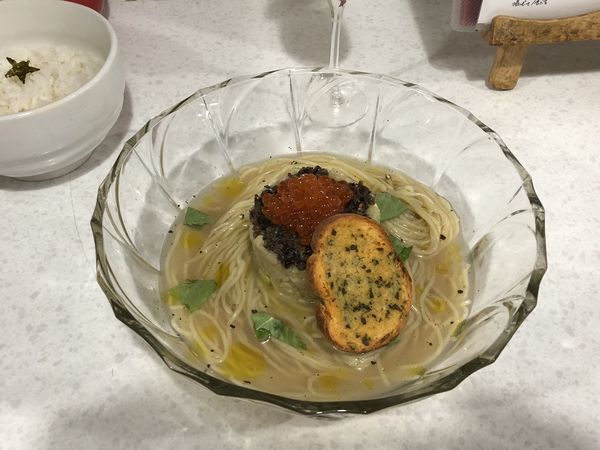 「【限定】アサリ出汁の冷製塩ラーメン 魚介のタルタルのせ」@ラーメン星印の写真